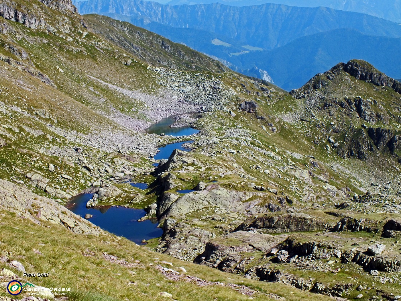 64 Dall'alto vista sui Laghi Alti di Salina.JPG